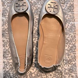 Tory Burch dark gray metallic flats